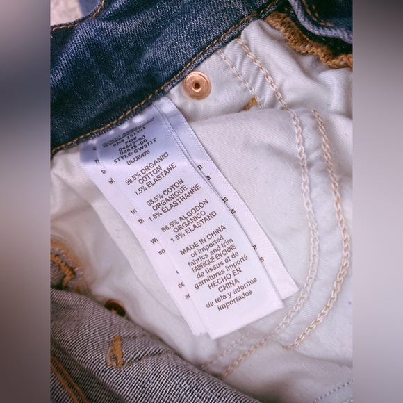 Like New: Good American Good Waist 28/6 Jeans (Retail $149) - Picture 3 of 6